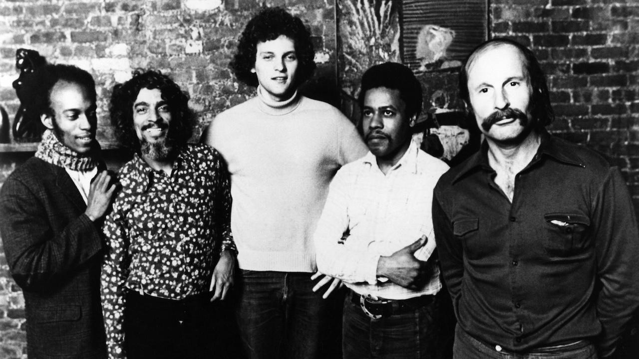 Eric Gravatt, Dom Um Romao, Miroslav Vitous, Wayne Shorter, Joe Zawinul - posed, group shot, studio