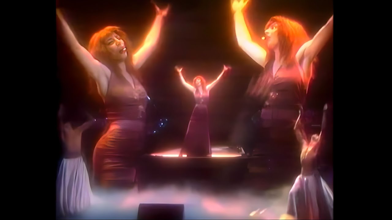 Kate Bush - The Tour Of Life (Live at Hammersmith Odeon 1979) - YouTube