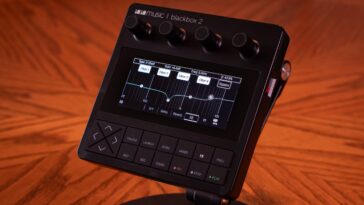 "Blackbox 2: The Next Generation of Portable Samplers" - 1010music Enhances Its Sampling Workstation with an Improved Display, Built-in Battery, and USB Audio Streaming]