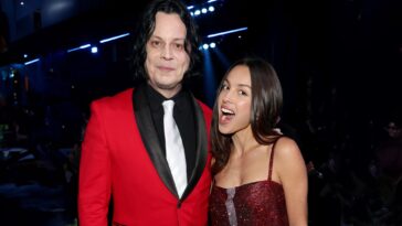 “Check It Out!” Olivia Rodrigo Uncovers the Secret Message Jack White Wrote in Her ‘SNL’ Dressing Room]