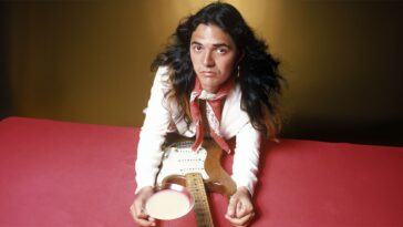 David Coverdale Discusses Tommy Bolin Taking Over for Ritchie Blackmore]