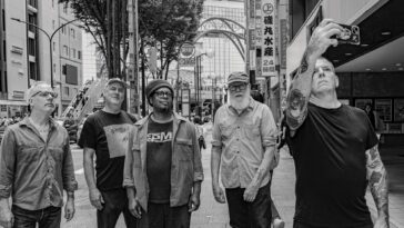 Douglas McCombs Discusses the Comeback of Post-Rock Legends Tortoise]