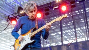 Eric Johnson Discusses Why Vintage Guitars Aren't Always Superior]