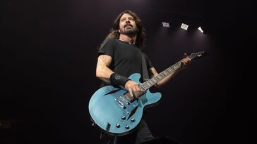 How Dave Grohl Transitioned from Drumming to Guitar After Nirvana]
