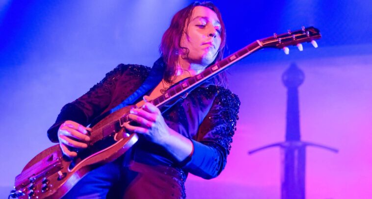 Jake Kiszka discusses his quest for the priciest amplifier in the world.]
