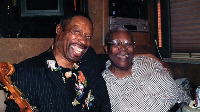 Jerry Jemmott Discusses His Experience Playing Bass for B.B. King]