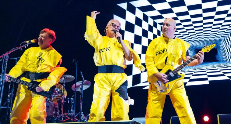 Josh Hager on the brilliance of the late Devo guitarist Bob Casale]