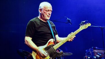 Phil Manzanera on David Gilmour: “I truly admire that voice”]