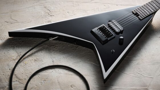 Review of the Jackson Pro Plus Series Signature Christian Andreu Rhoads RR24 EVTN6]
