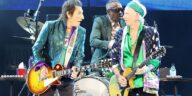 Ronnie Wood discusses his guitar interplay with Keith Richards.]
