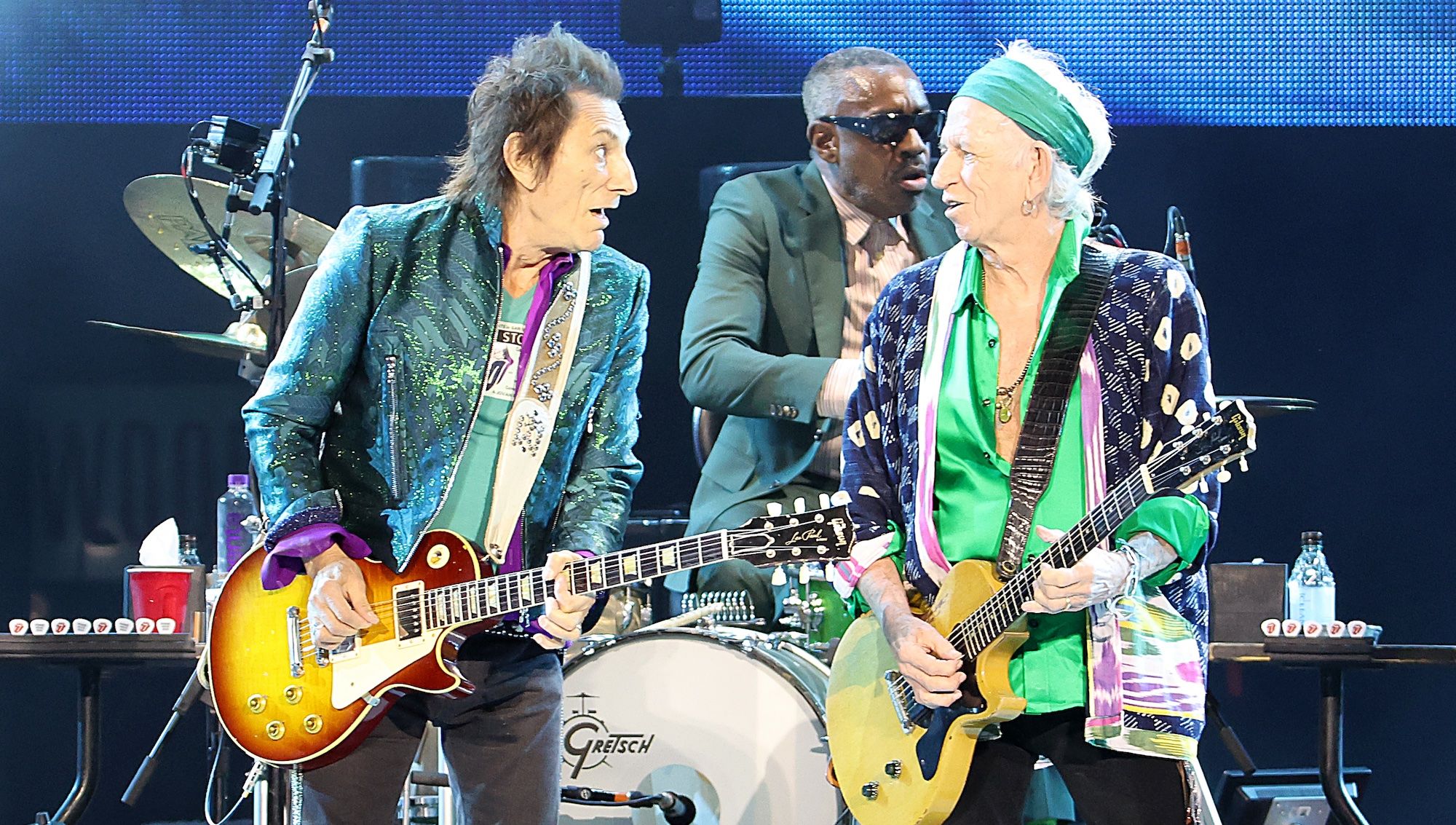 Ronnie Wood discusses his guitar interplay with Keith Richards.]