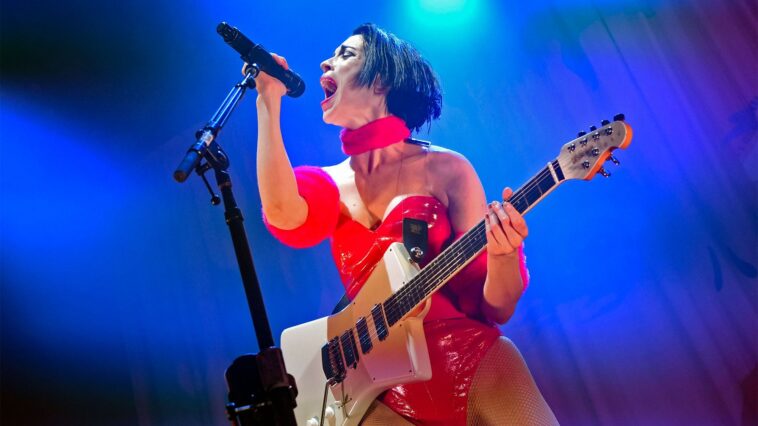 St. Vincent Discusses Larry Carlton’s Guitar Solo in “Kid Charlemagne”]