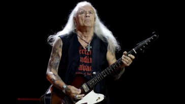 The inaugural performance of "Free Bird" by Lynyrd Skynyrd’s Rickey Medlocke.]