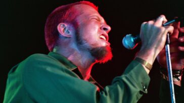 "Throughout our performance, teenage boys in Iron Maiden shirts flashed us the finger": The Journey of Stone Temple Pilots to Stardom – Influenced by Jane’s Addiction and Supported by Dave Mustaine.]
