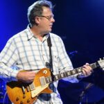 Vince Gill Discusses His Cherished 1959 Les Paul 'Burst Guitar]