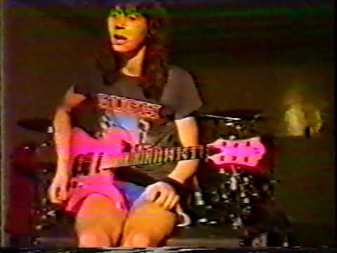 PAUL GILBERT ( plays alone some Malmsteen, V.Halen, ect...) 18 Paul Gilbert