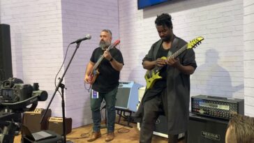 Tosin Abasi