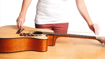 Broken strings? Lifeless tone? Terrible playing? It’s not you… It’s your strings: How to restring a guitar fast to play and sound great again
