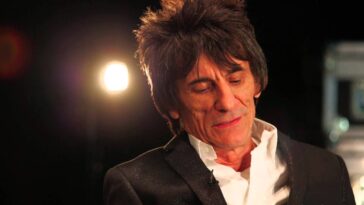“Get that guy who looks like Cleopatra backstage!” When Ron Wood first met Eric Clapton
