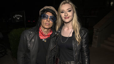 How 19-year-old Anna Cara landed her Alice Cooper gig