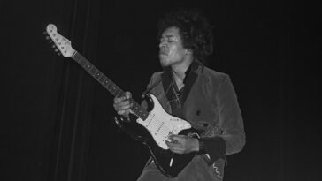 “That’s one thing I don’t like… It’s a completely different scene”: Jimi Hendrix never understood why people pitted him against Eric Clapton