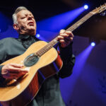 Tommy Emmanuel: the guitar trick Chet Atkins taught him in a dream 30 Tommy Emmanuel: the guitar trick Chet Atkins taught him in a dream