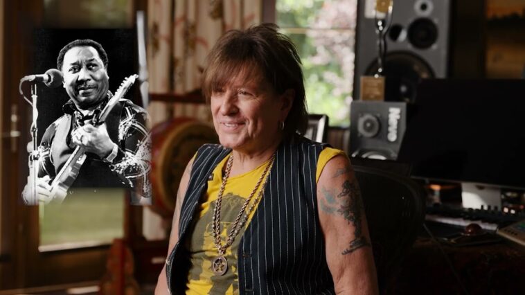 “Try to have one in your hand as much as possible, maybe more than girls. Because if you really look at a shape of a guitar, it's really like a woman, you know what I mean?": Richie Sambora offers some eyebrow-raising advice to aspiring guitarists