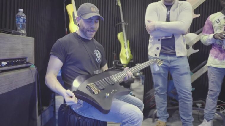 Tosin Abasi