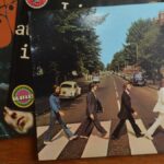 Behind the Beatles’ Abbey Road cover with Paul McCartney and its designer: “I thought, I’ve got to do this and get it out on Wednesday?”