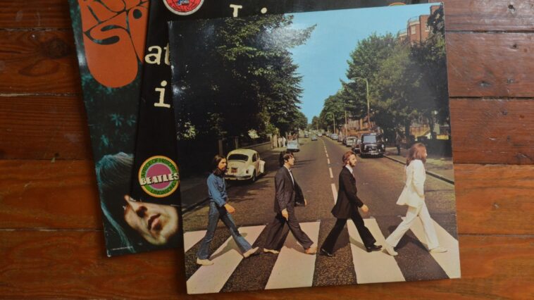 Behind the Beatles’ Abbey Road cover with Paul McCartney and its designer: “I thought, I’ve got to do this and get it out on Wednesday?”