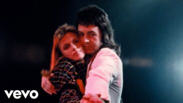 Fans call for Wings guitarist to be honored with statue