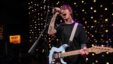 How emo vets Joyce Manor won chart success by turning down