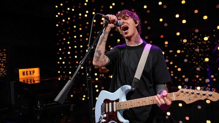 How emo vets Joyce Manor won chart success by turning down