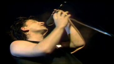 “Larry started playing that beat, while Edge was playing something else entirely. Bono said, ‘Whatever you’re doing, don’t stop!’ So we kept playing and he improvised that melody”: How a spontaneous studio jam sparked an unexpected moment of U2 magic