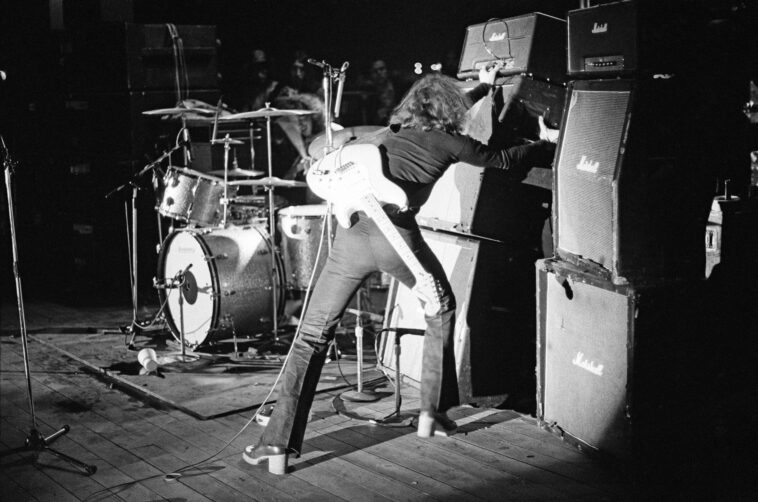 “One of the secrets that they will deny to this day was that they could not come up with the sound that I wanted”: Why Ritchie Blackmore’s iconic Marshall stacks were actually Vox amps in disguise 18 “One of the secrets that they will deny to this day was that they could not come up with the sound that I wanted”: Why Ritchie Blackmore’s iconic Marshall stacks were actually Vox amps in disguise