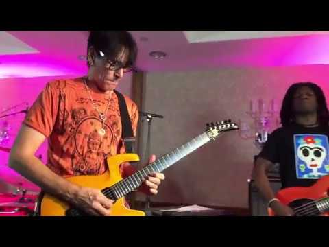 Steve Vai