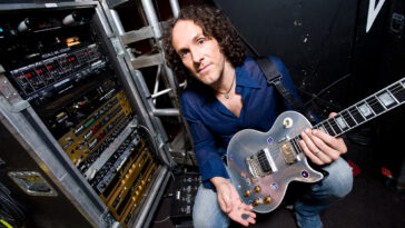 Vivian Campbell says his cancer has returned