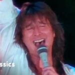 What you never noticed about Journey's "Don't Stop Believin'"