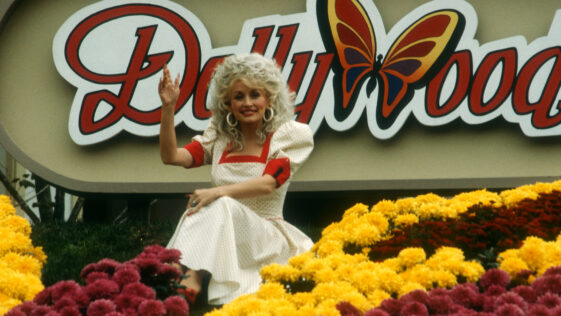 Dolly Parton’s manager accuses her nephew of threats and extortion