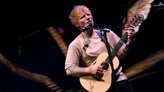 Ed Sheeran continues Loop Tour with new backing band