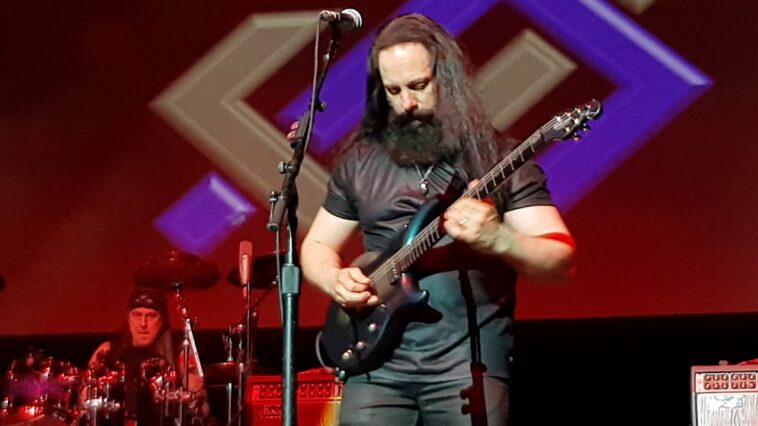 Glassy Eyed Zombies - John Petrucci - G3 Paris 2018 18 John Petrucci