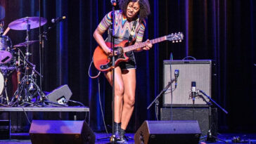 I admit it: I’m a wah-wah addict. It’s the greatest sound a guitar can make. And I have proof
