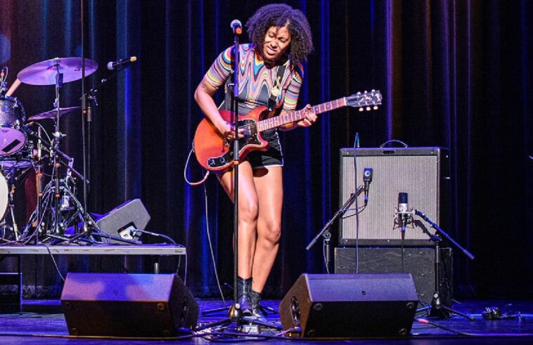 I admit it: I’m a wah-wah addict. It’s the greatest sound a guitar can make. And I have proof 18 I admit it: I’m a wah-wah addict. It’s the greatest sound a guitar can make. And I have proof