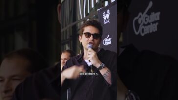 “I speak on behalf of Santana, Mark Tremonti and David Grissom, John McLaughlin and Neal Schon”: John Mayer inducts Paul Reed Smith into Guitar Center RockWalk of Fame