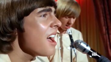 Neil Diamond on writing the Monkees' hit “I'm a Believer”