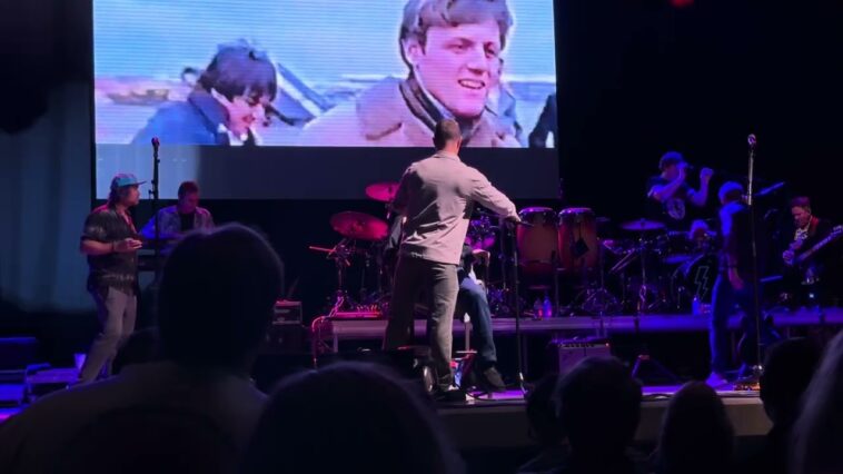 “Despite doctors, family and friends urging him to focus on his health, he insists on being on stage”: An “alarmingly frail” Mike Love returns to live duties with the Beach Boys