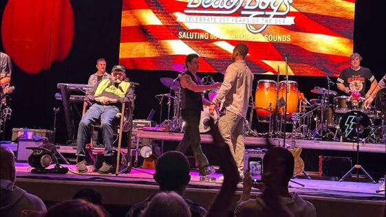 Frail Mike Love returns to Beach Boys’ stage, but his bandmates are worried: “A part of me wonders if this could be the last time”