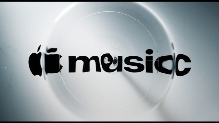 How Fred Again helped Apple Music to generate its new visual identity by using audio frequencies to move liquid: “The idea was to create the perfect sound wave”