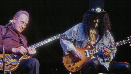 Humble Slash accepts Gibson spirit award: “If Les Paul was around, would he agree that I deserve this thing?”