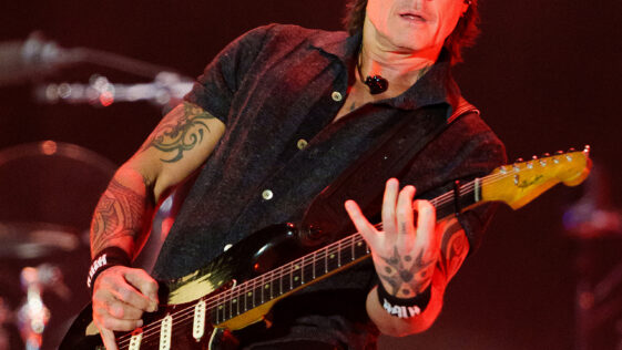 “I just went to see AC/DC again, and I’m constantly astounded by Angus Young’s tone. I actually took binoculars because I wanted to see that right hand up close!” Keith Urban doesn’t want to stop learning